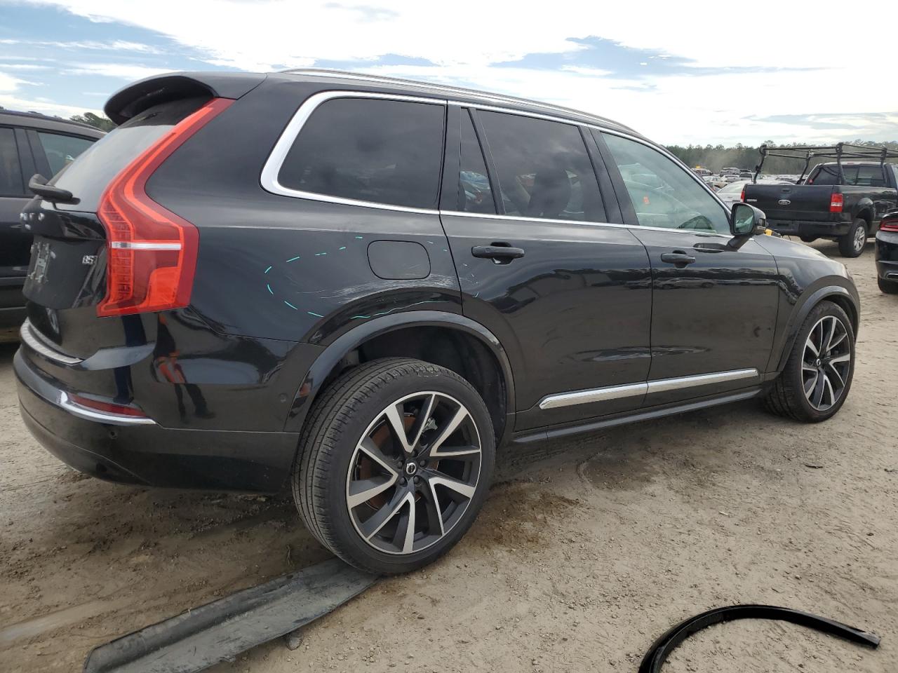 2023 Volvo XC90 - Image 3