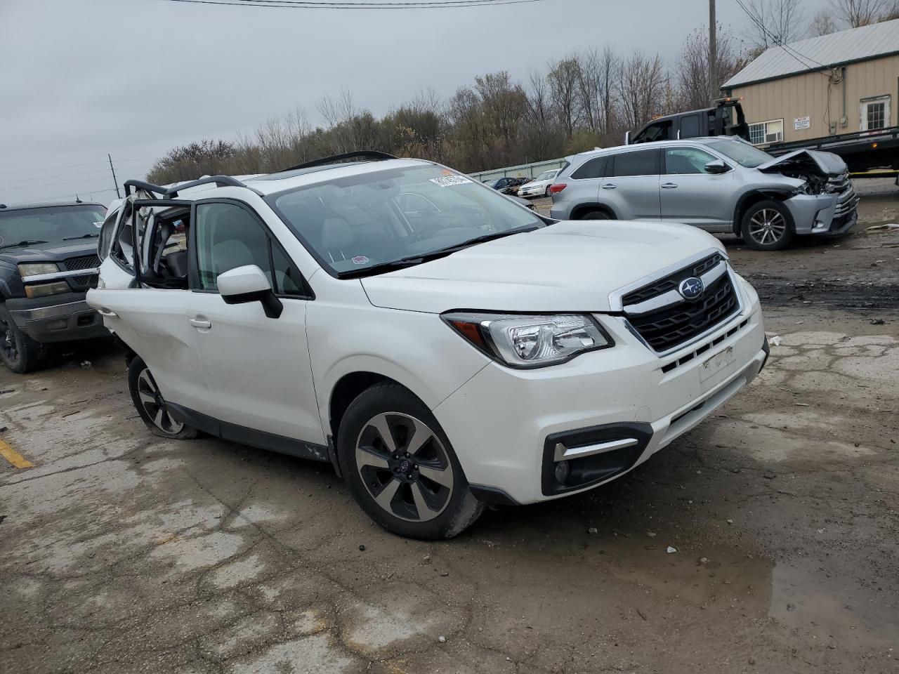 2017 Subaru Forester - Image 4