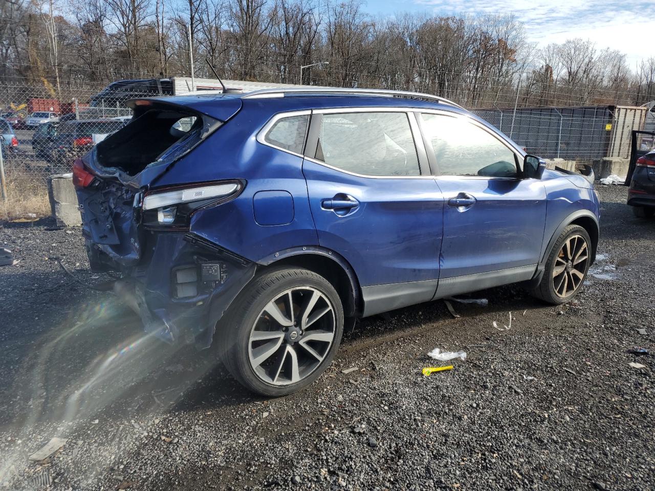 2018 Nissan Rogue - Image 3