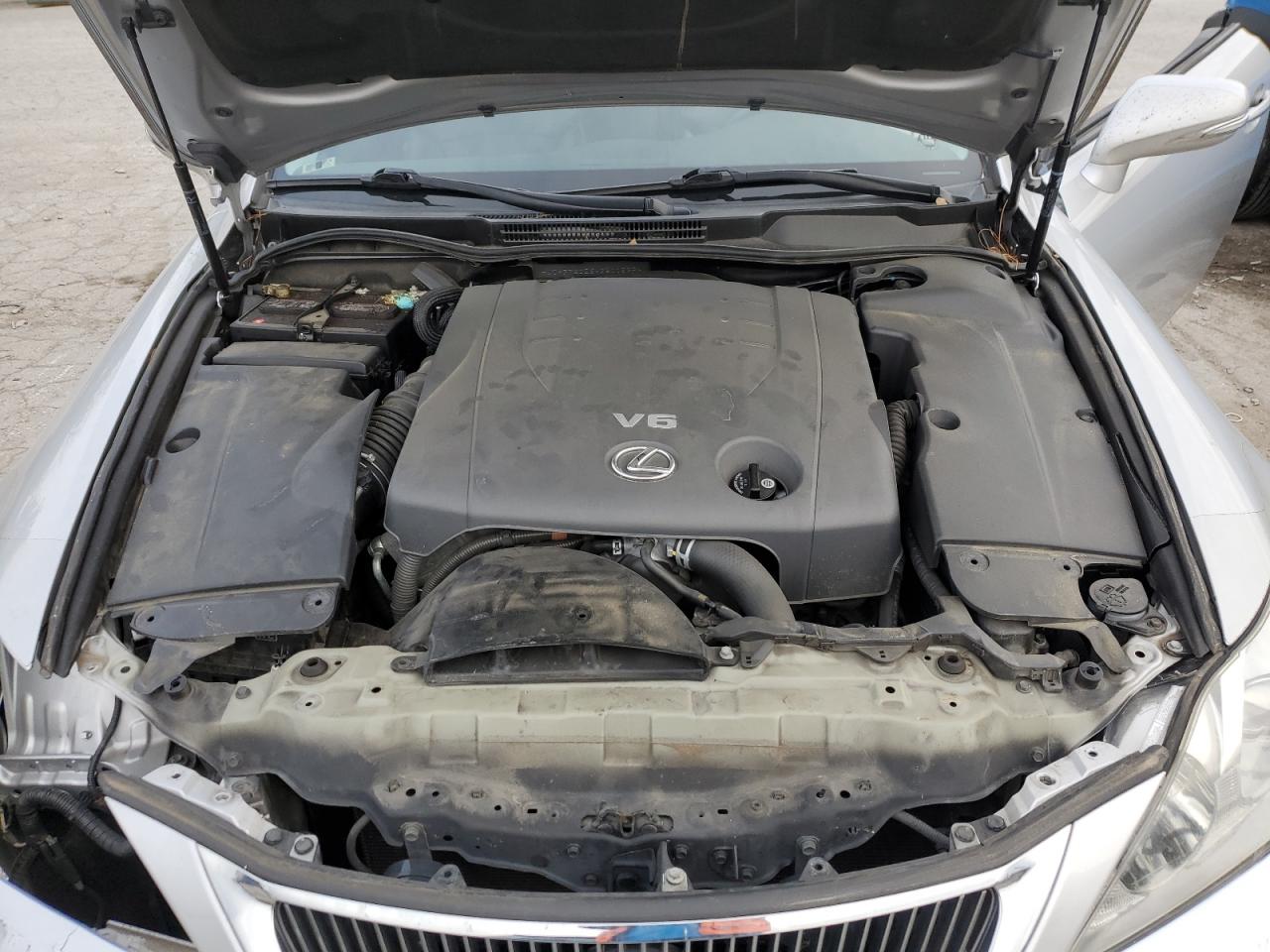 2010 Lexus IS - Image 11
