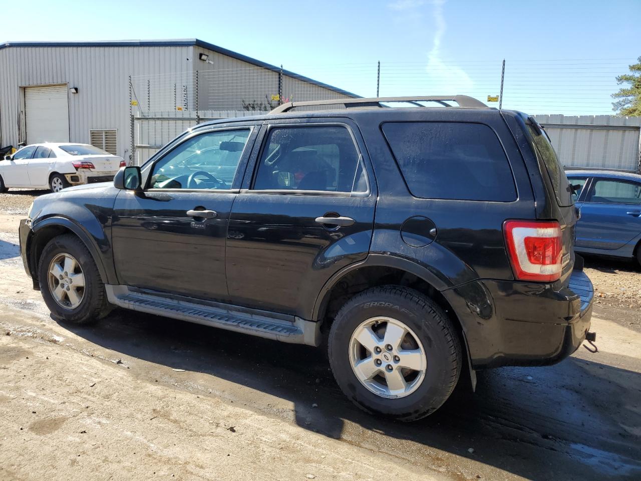 2009 Ford Escape - Image 2