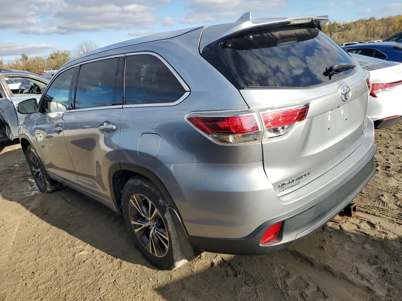 VIN 5TDJKRFH5GS306358 2016 TOYOTA HIGHLANDER no.2