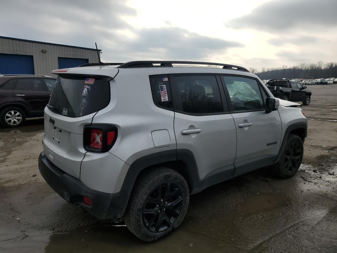 VIN ZACCJBBB1JPH07835 2018 JEEP RENEGADE no.3