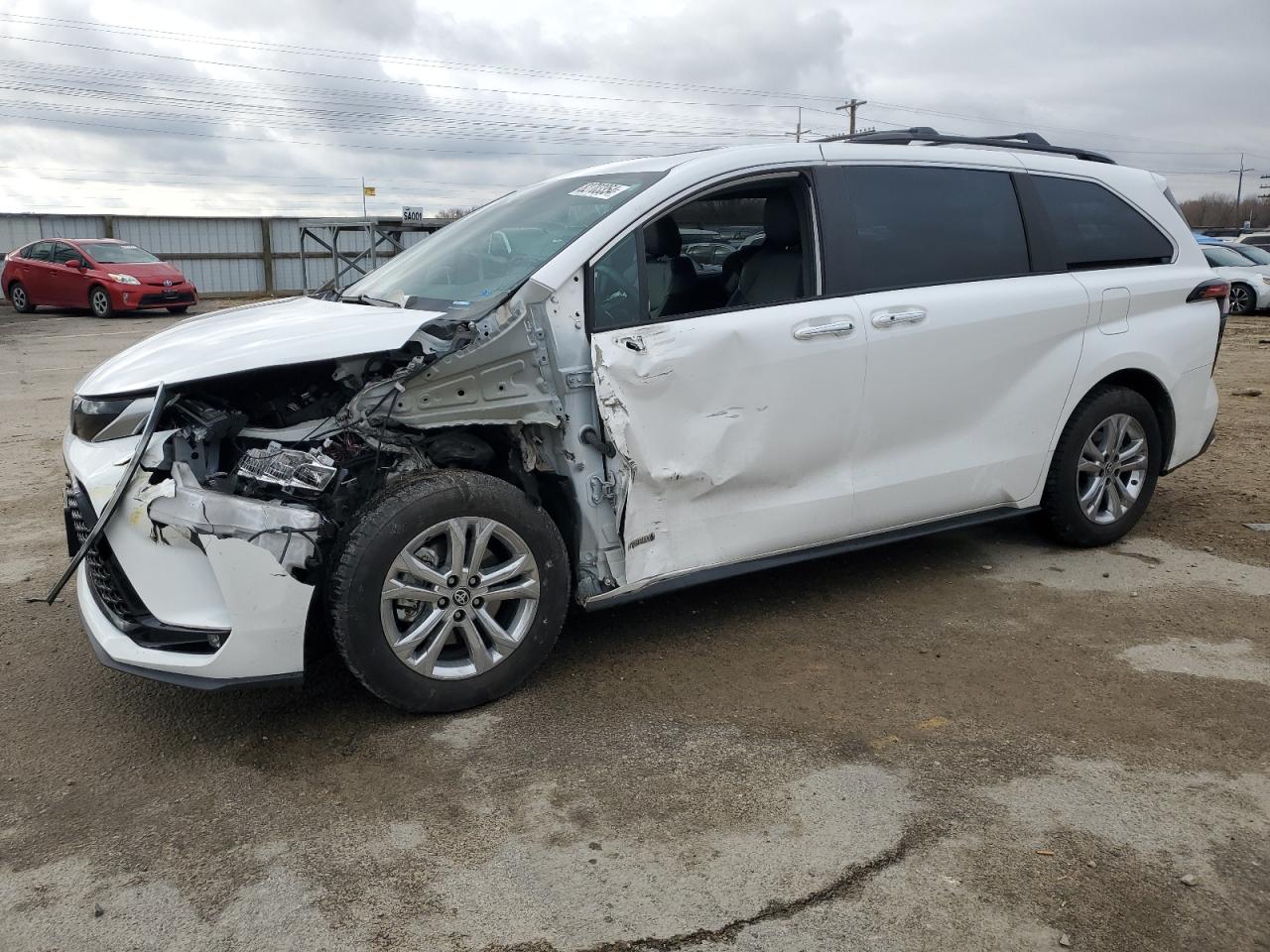 VIN 5TDXSKFC3MS008179 2021 TOYOTA SIENNA no.1