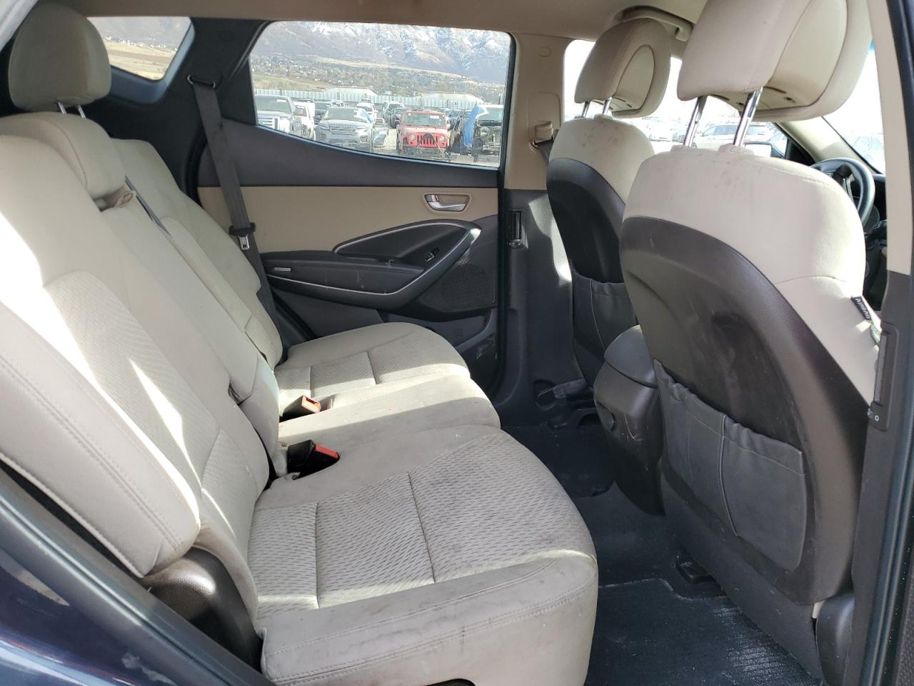 2017 Hyundai Santa Fe - Image 10