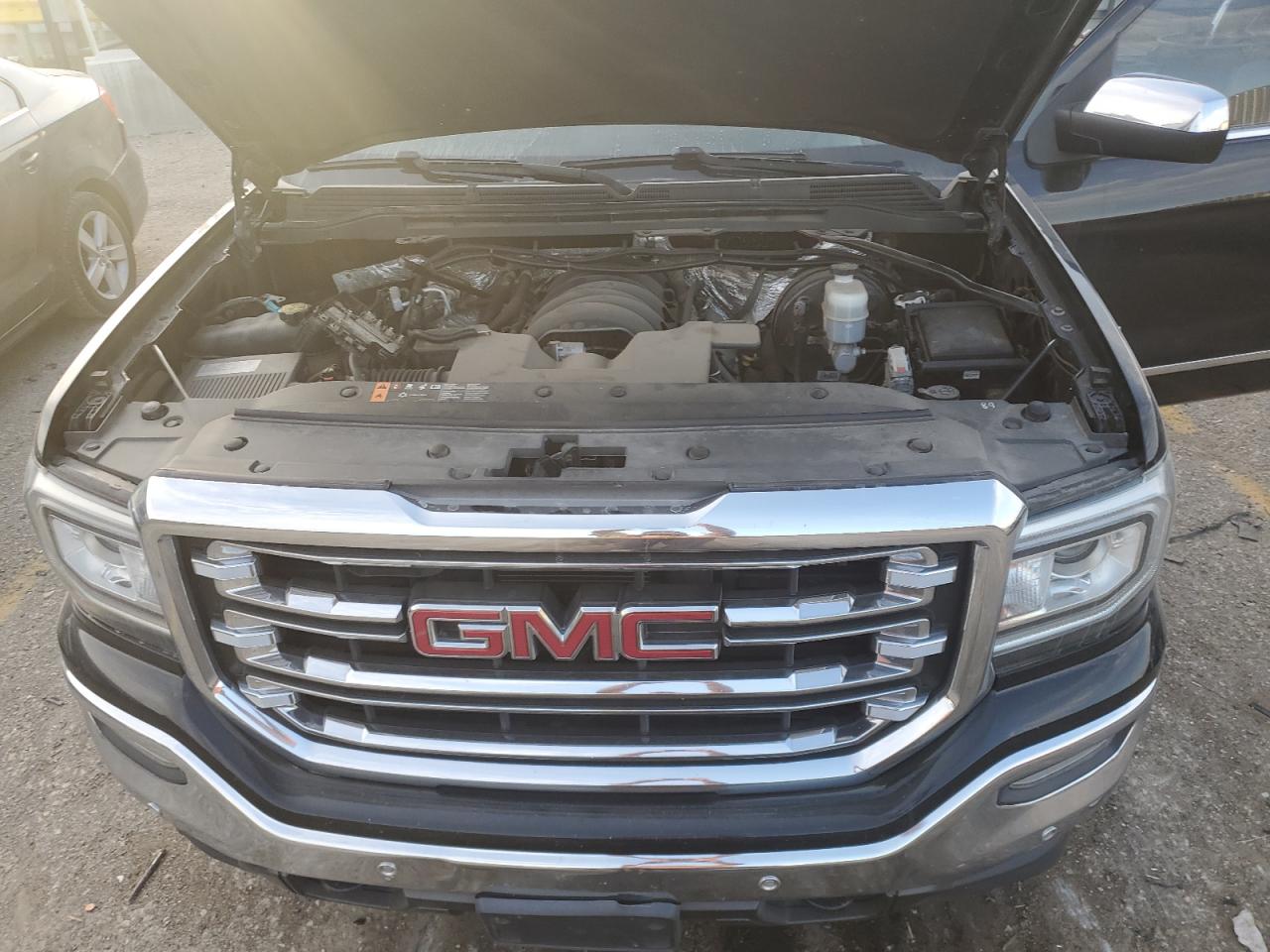2018 GMC Sierra - Image 11