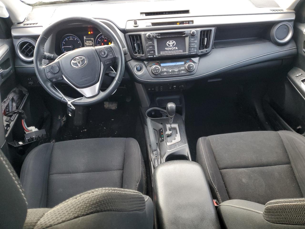 2018 Toyota RAV 4 - Image 8