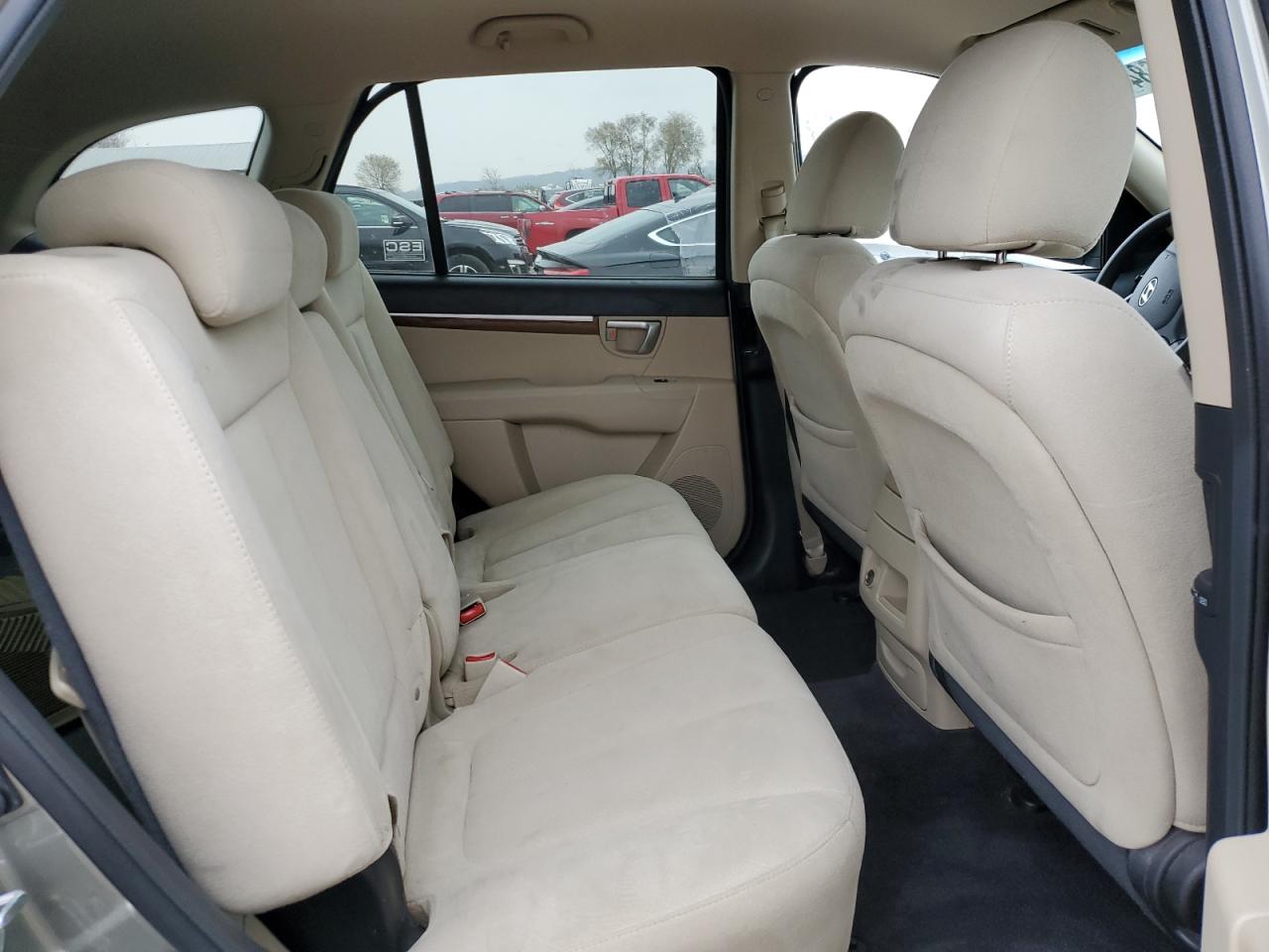 2009 Hyundai Santa Fe - Image 11