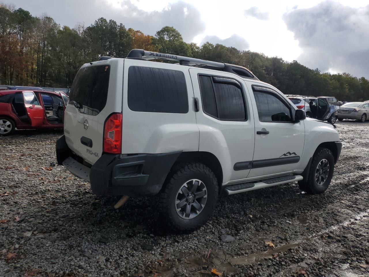 2015 Nissan XTerra - Image 3