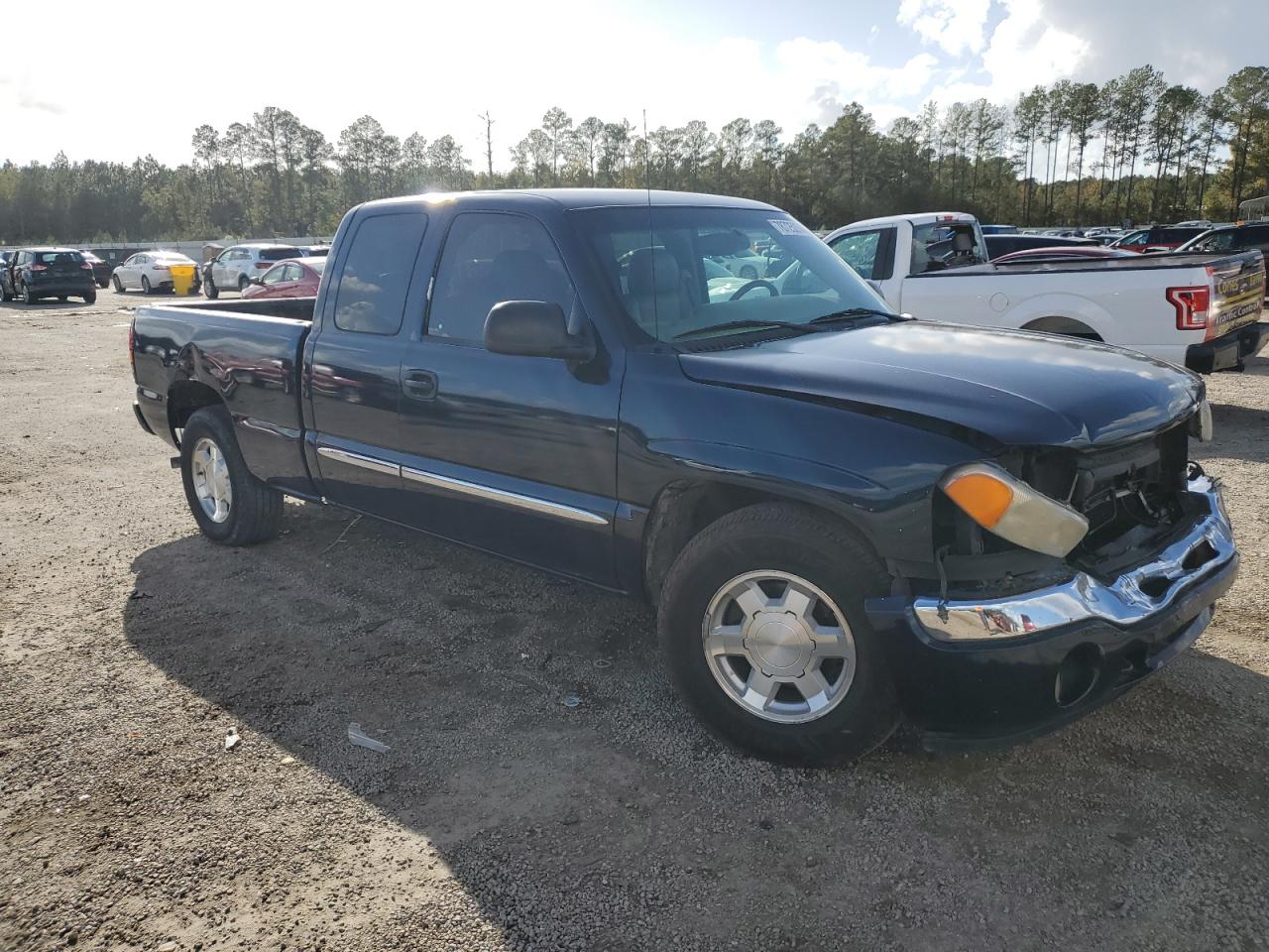 2006 GMC Sierra - Image 4