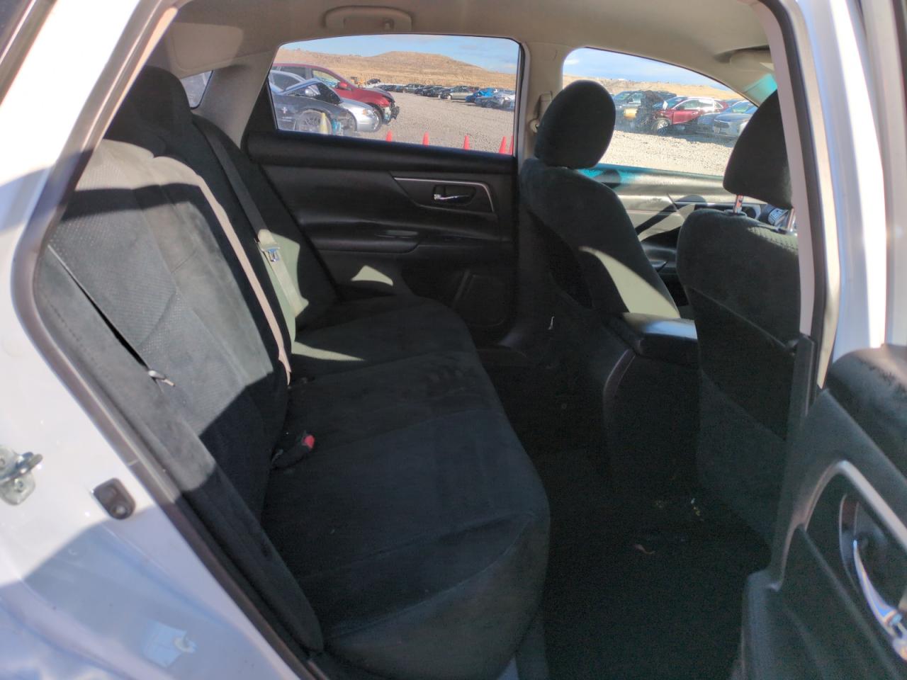 2015 Nissan Altima - Image 10