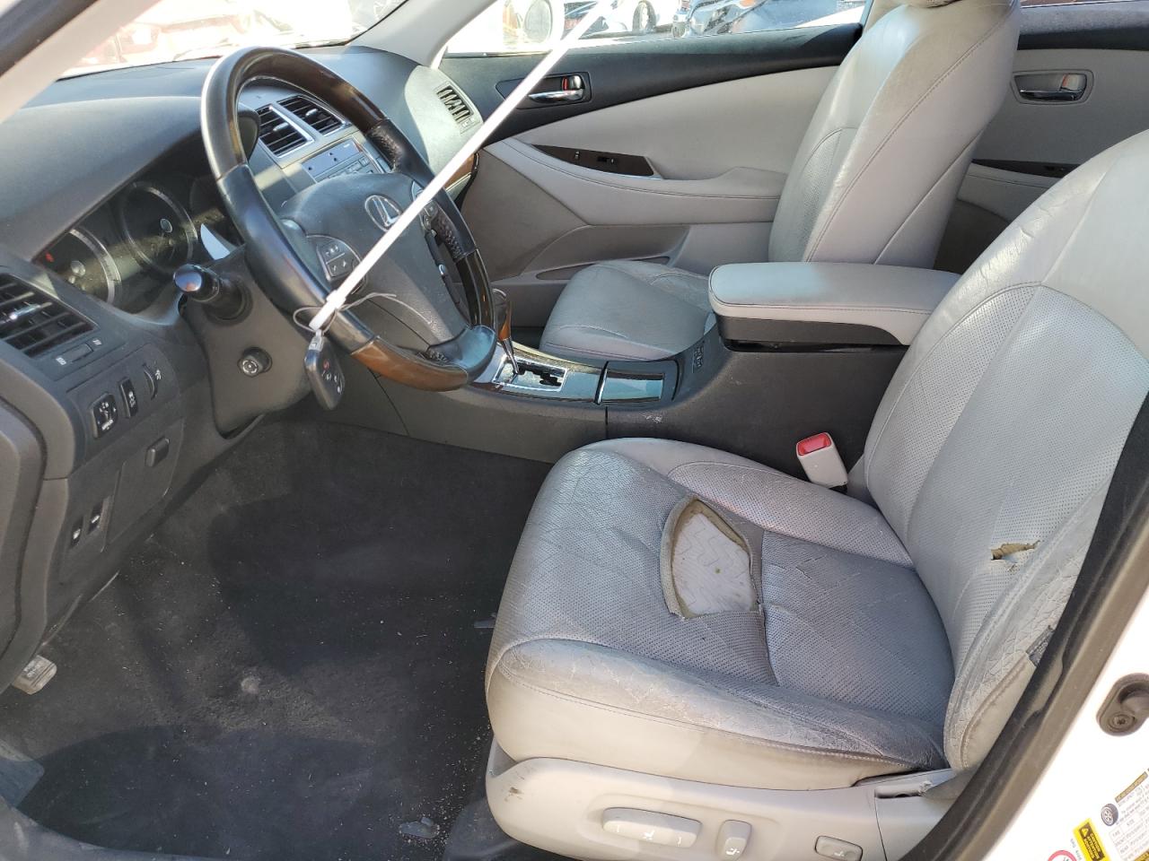 2010 Lexus ES - Image 7