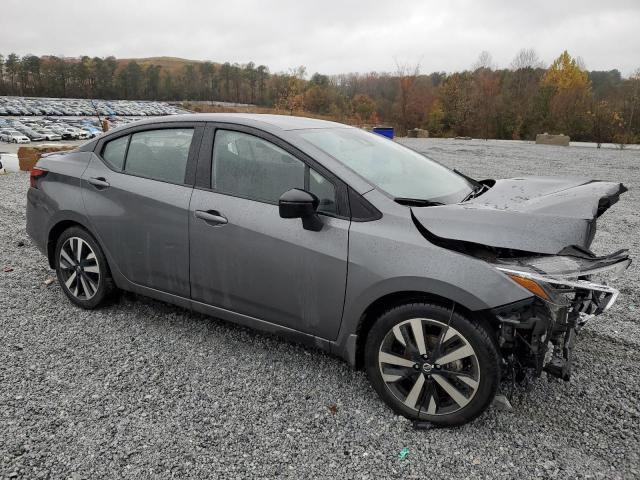  NISSAN VERSA 2022 Серый