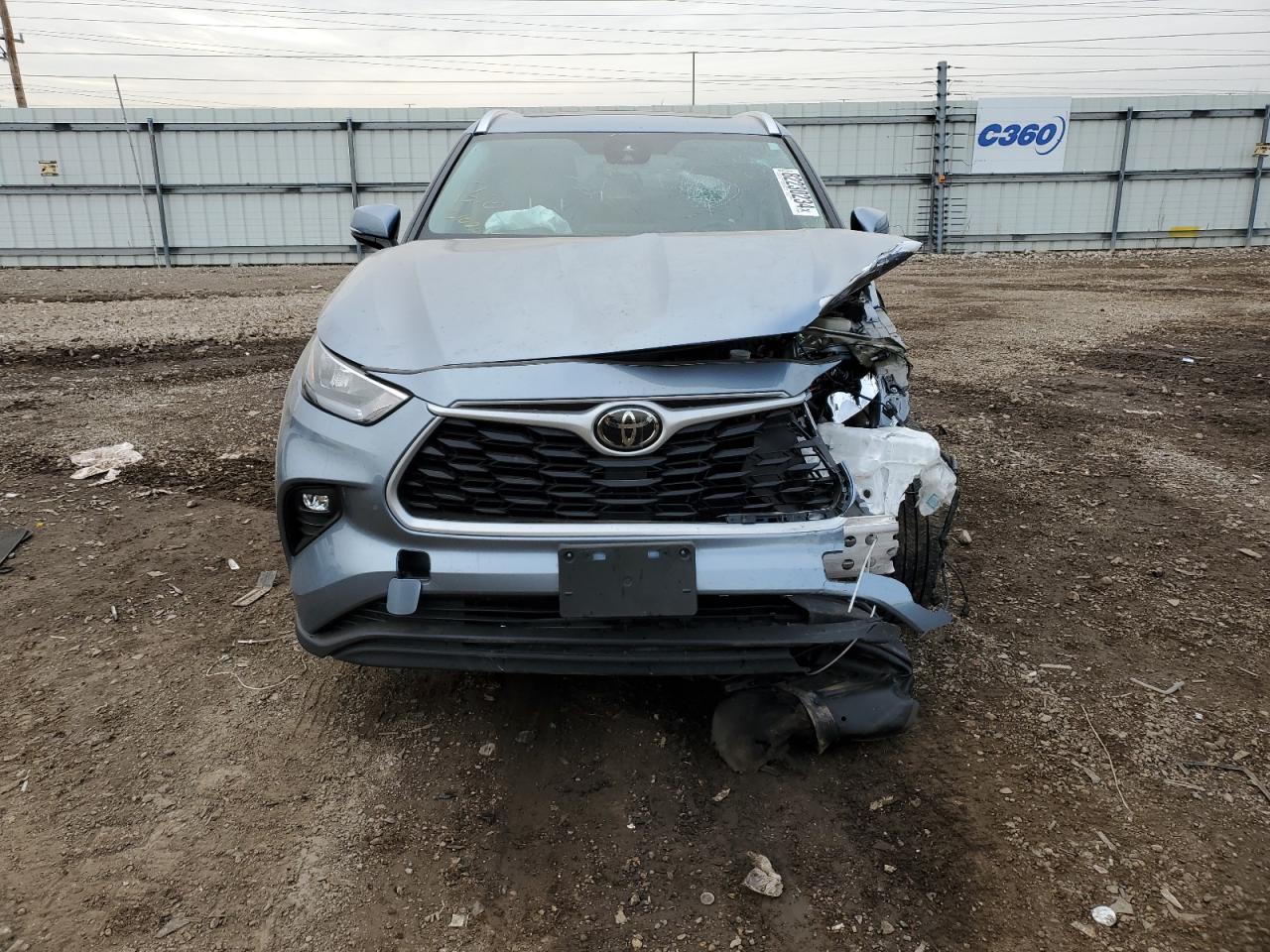 2020 Toyota Highlander - Image 5