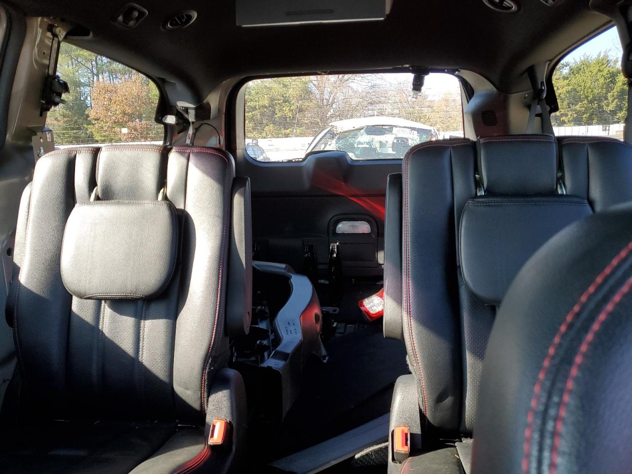 2019 Dodge Caravan - Image 10