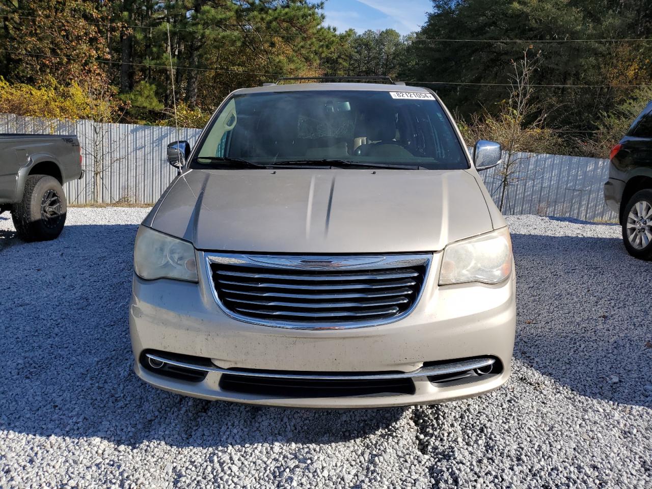 2014 Chrysler Town & Country - Image 5