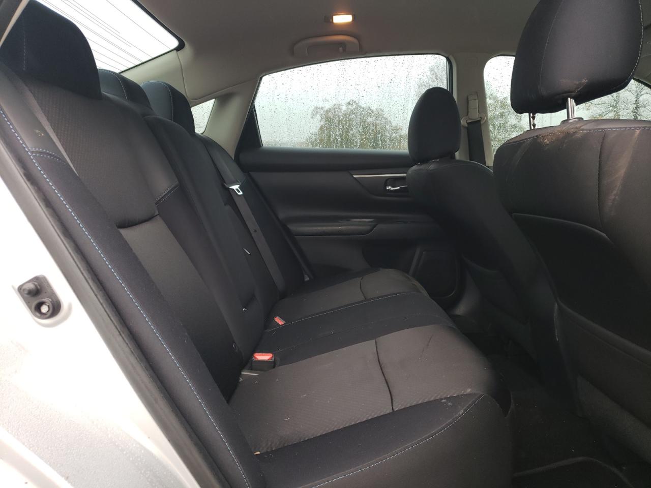 2017 Nissan Altima - Image 10