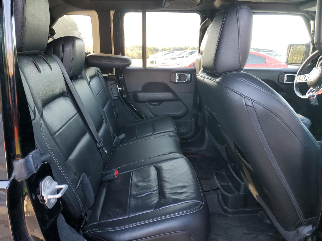 2019 Jeep Wrangler - Image 10