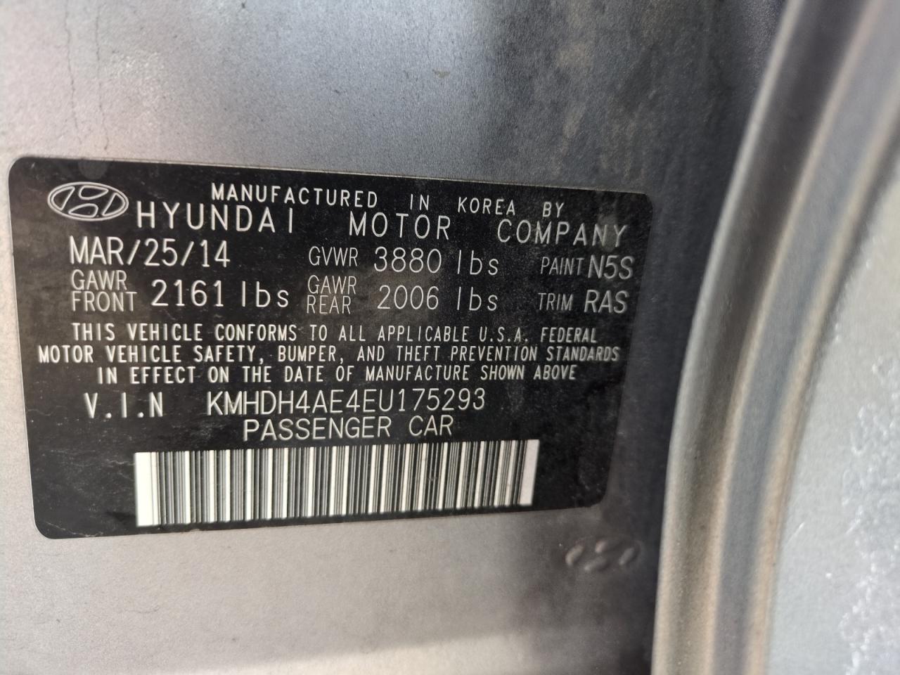 2014 Hyundai Elantra - Image 13