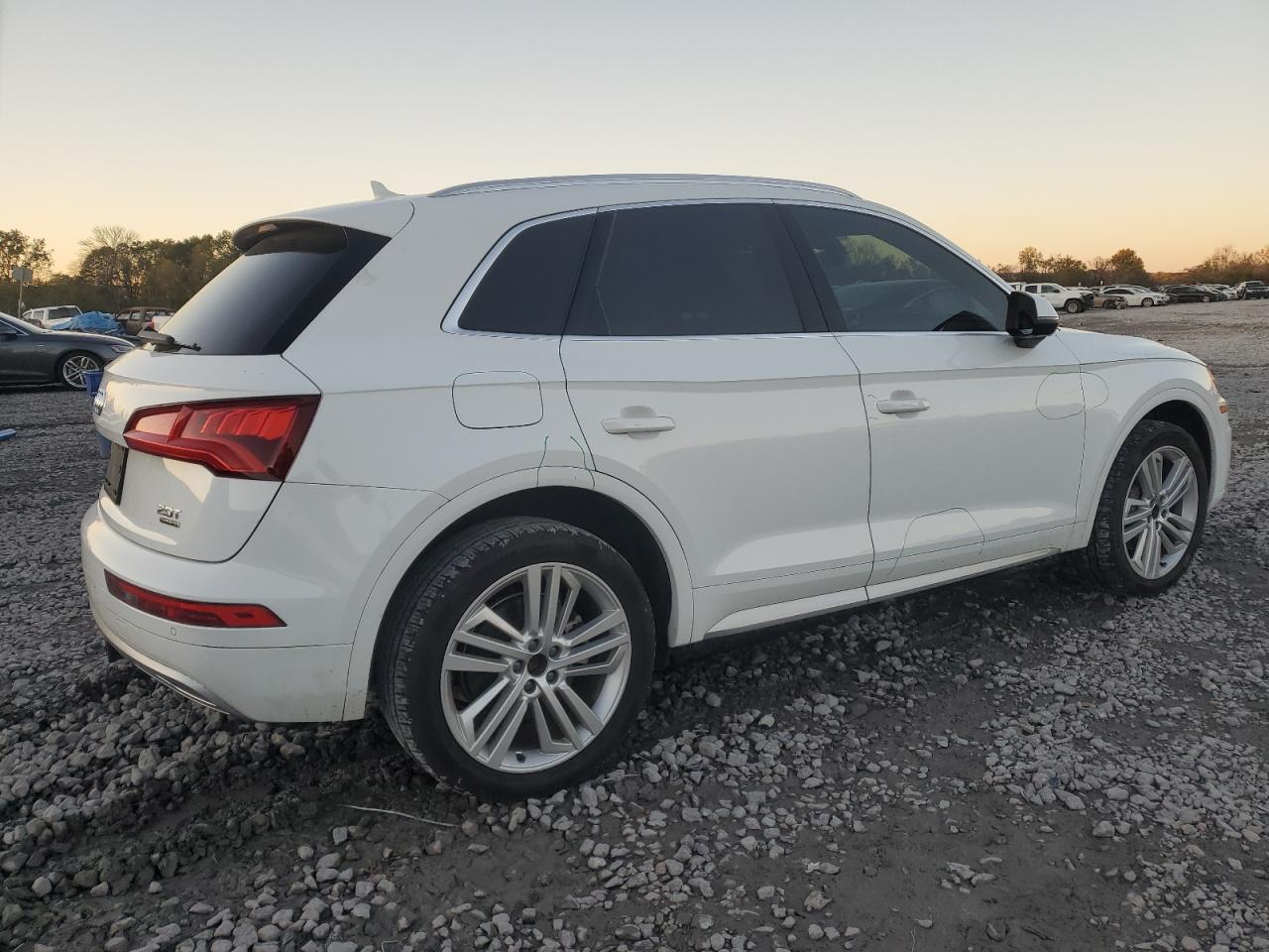 VIN WA1BNAFY3J2227387 2018 AUDI Q5 no.3