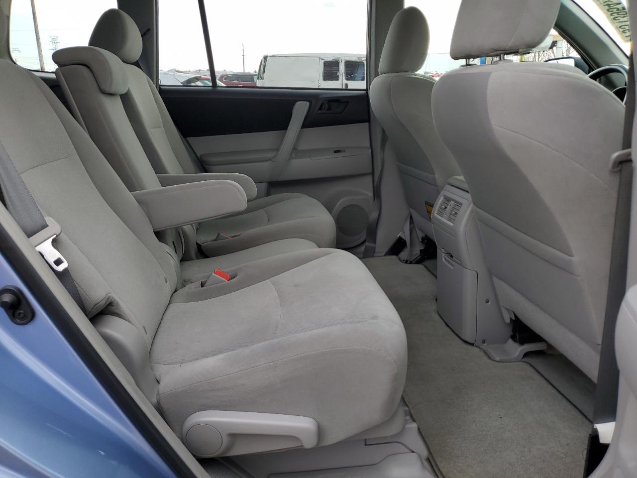 2010 Toyota Highlander - Image 11