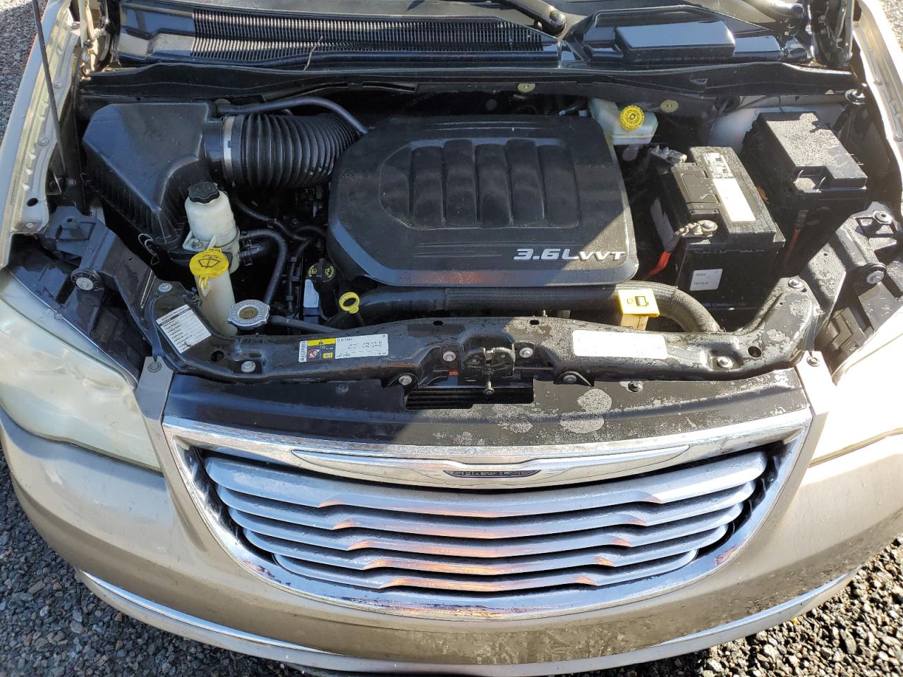 2013 Chrysler Town & Country - Image 12