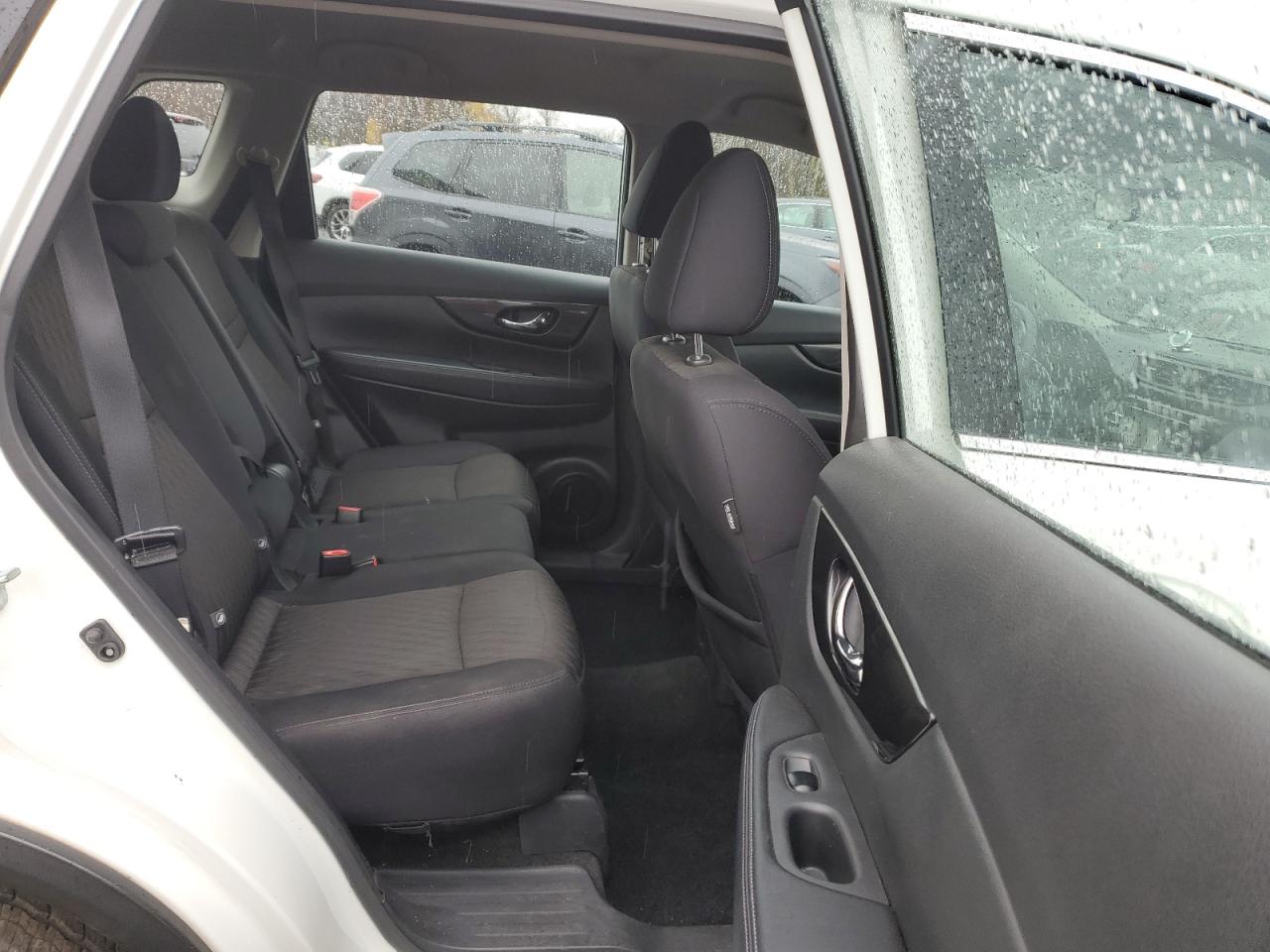 2017 Nissan Rogue - Image 11