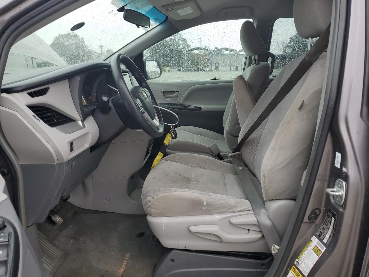 2015 Toyota Sienna - Image 7