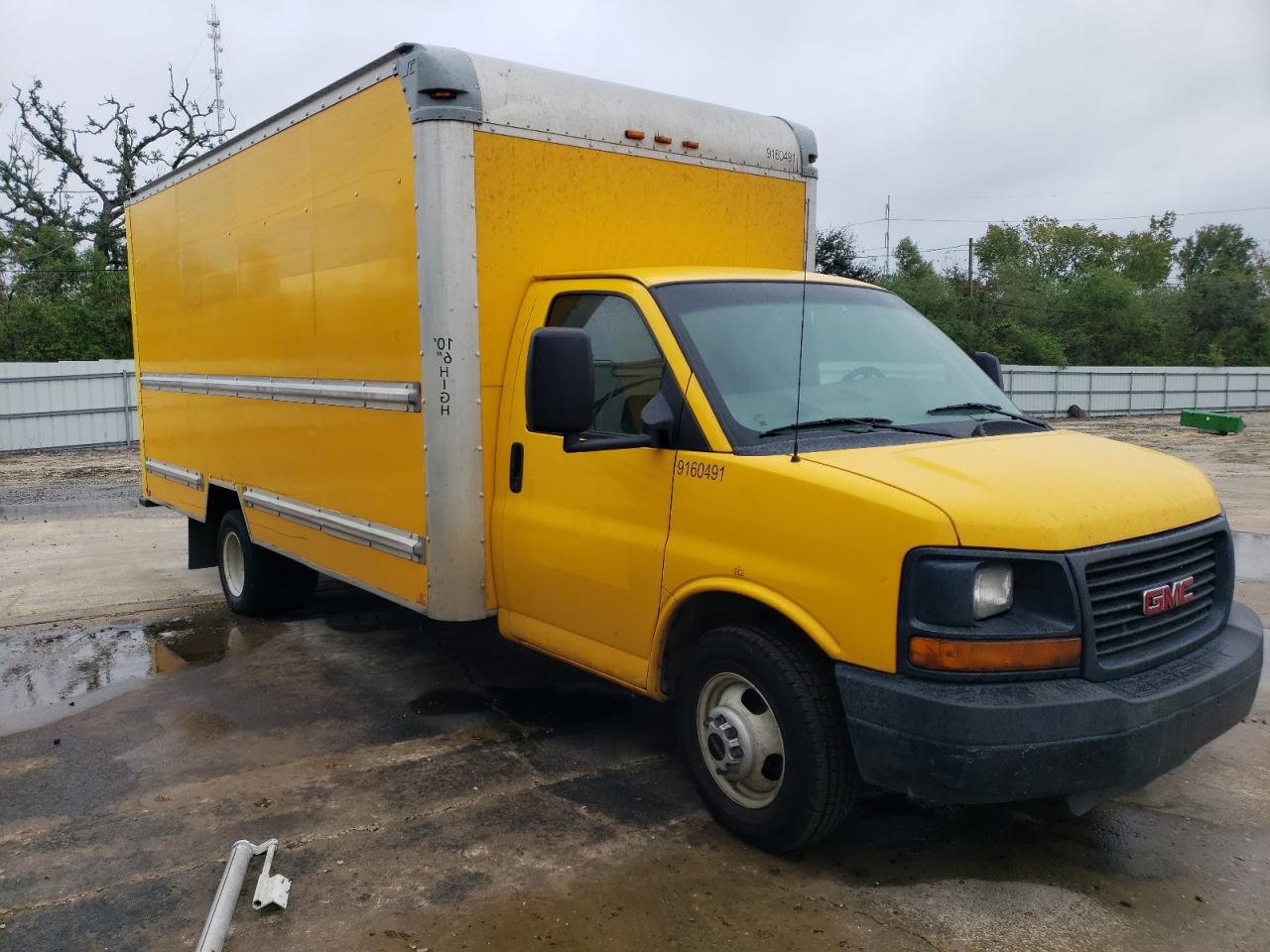2012 GMC Savana - Image 4