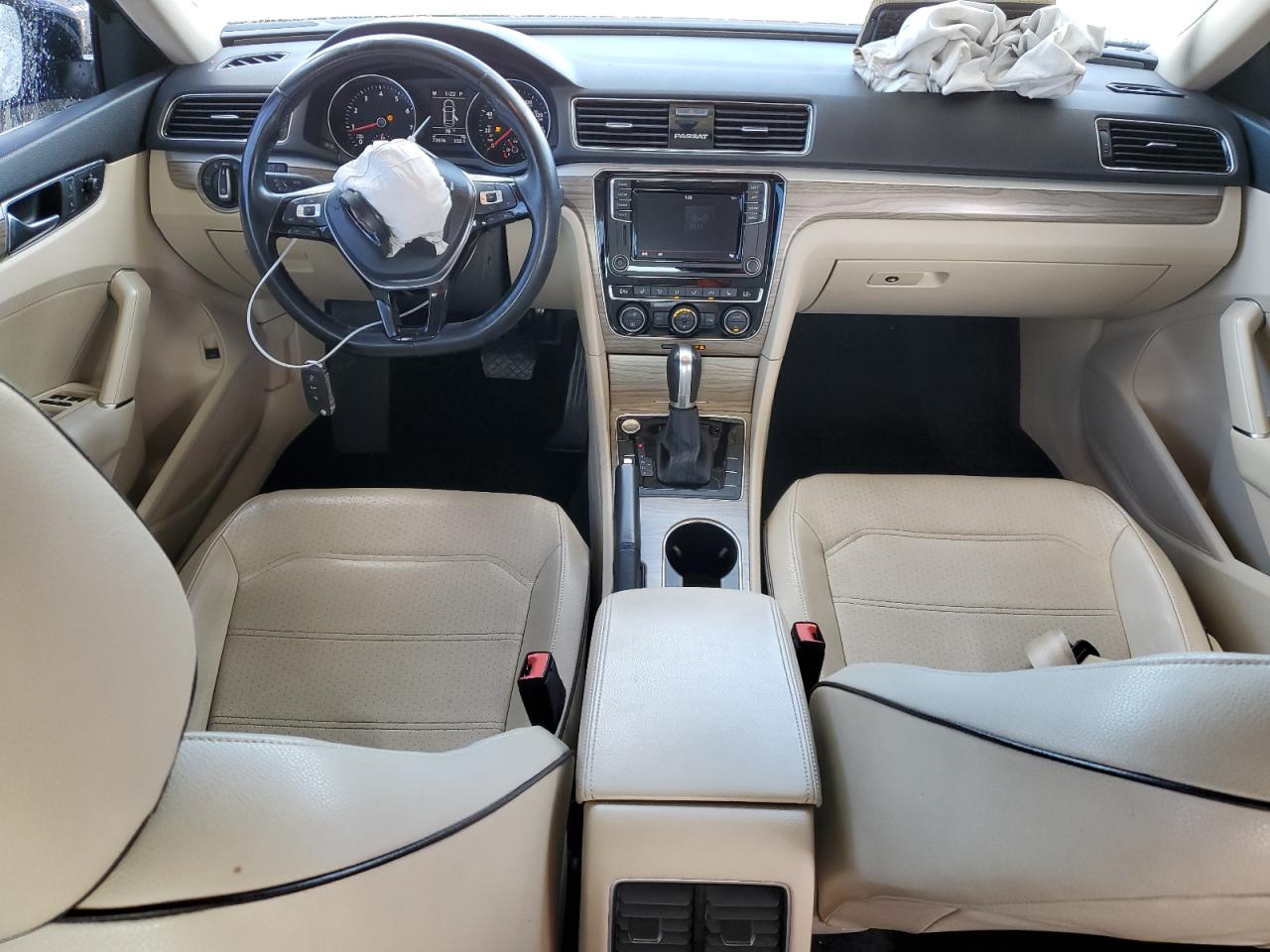 2018 Volkswagen Passat - Image 8