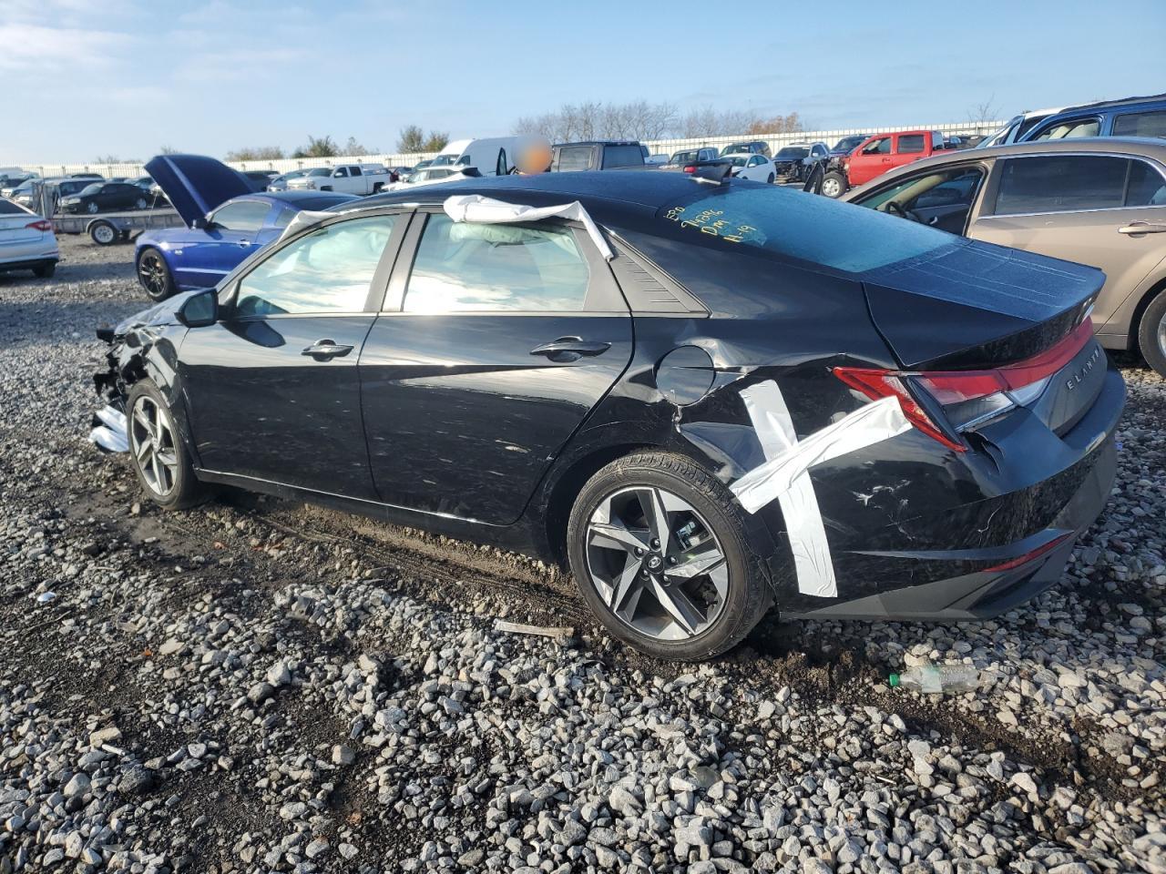 2023 Hyundai Elantra - Image 2