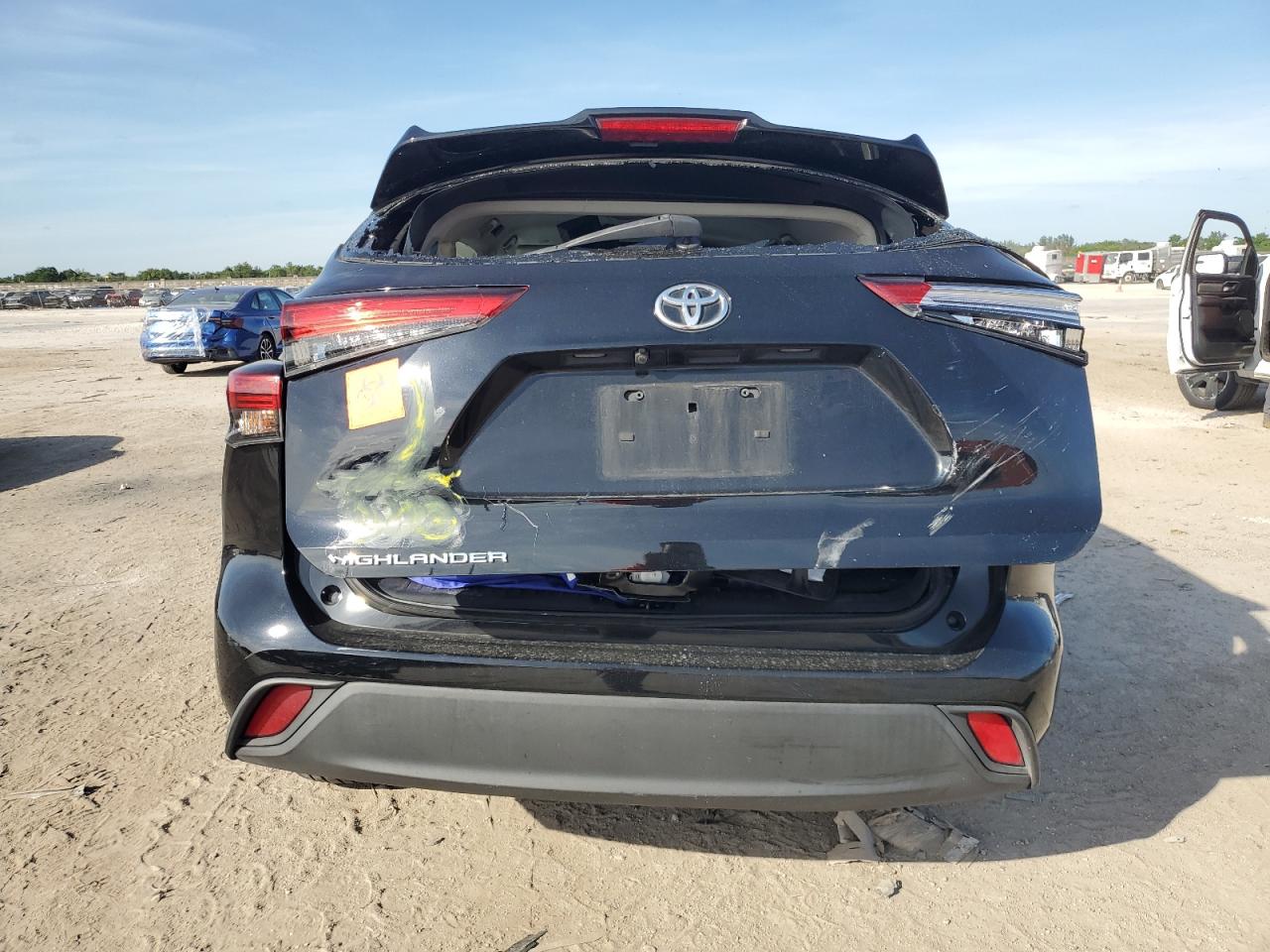 2021 Toyota Highlander - Image 6