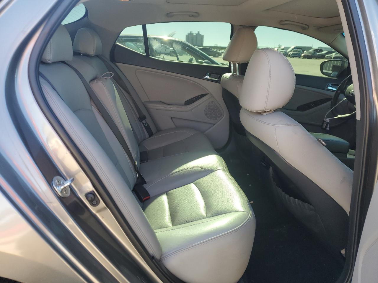 2013 Kia Optima - Image 10