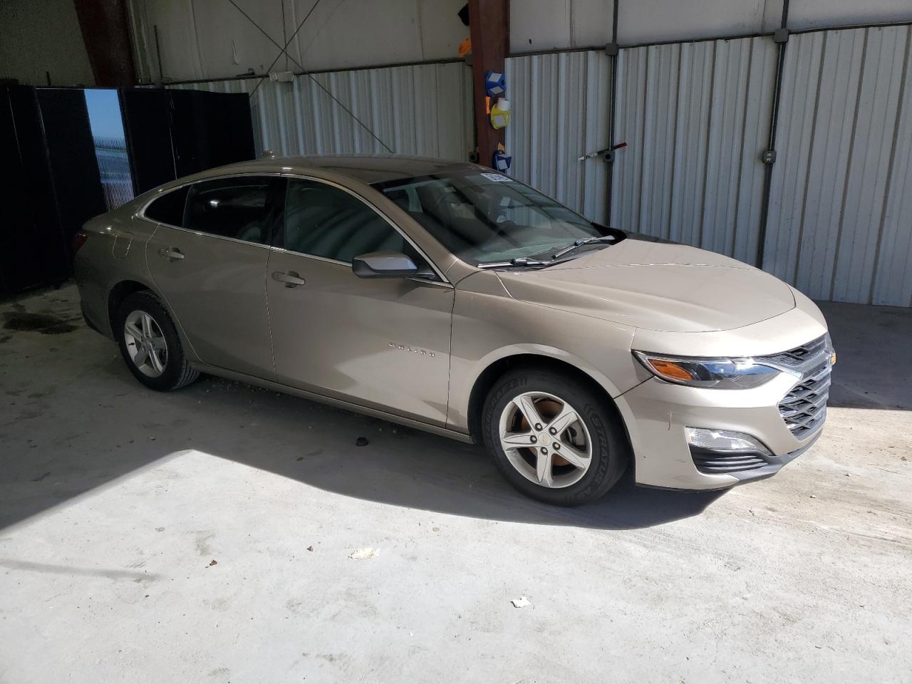 2022 Chevrolet Malibu - Image 4
