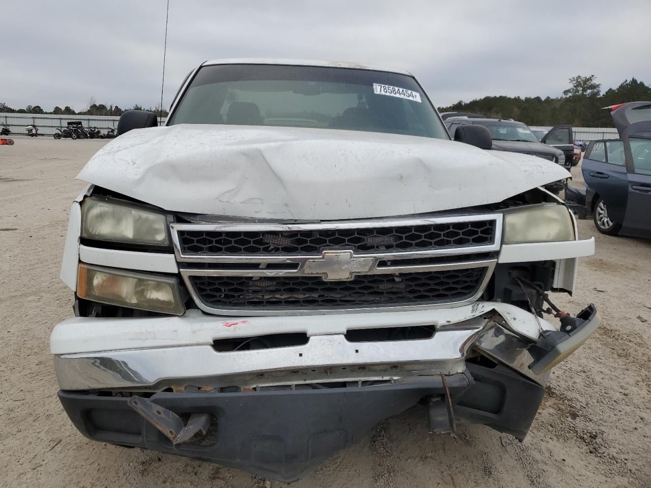 2006 Chevrolet Silverado - Image 5