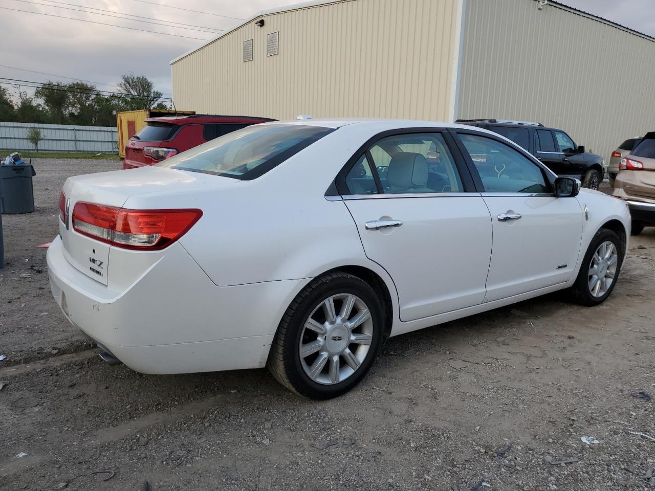 2011 Lincoln MKZ - Image 3