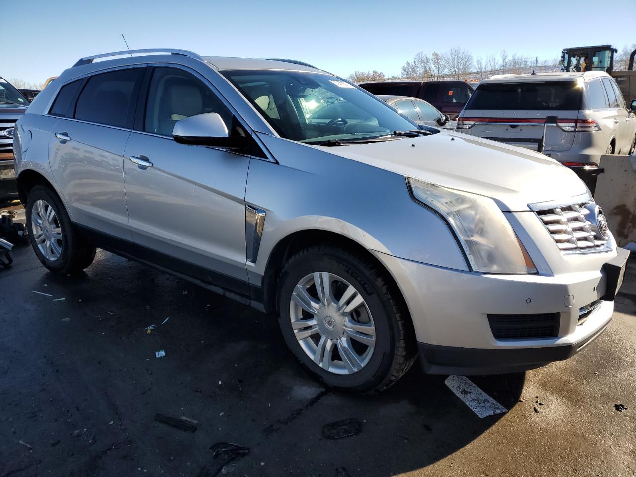 VIN 3GYFNEE33GS526048 2016 CADILLAC SRX no.4