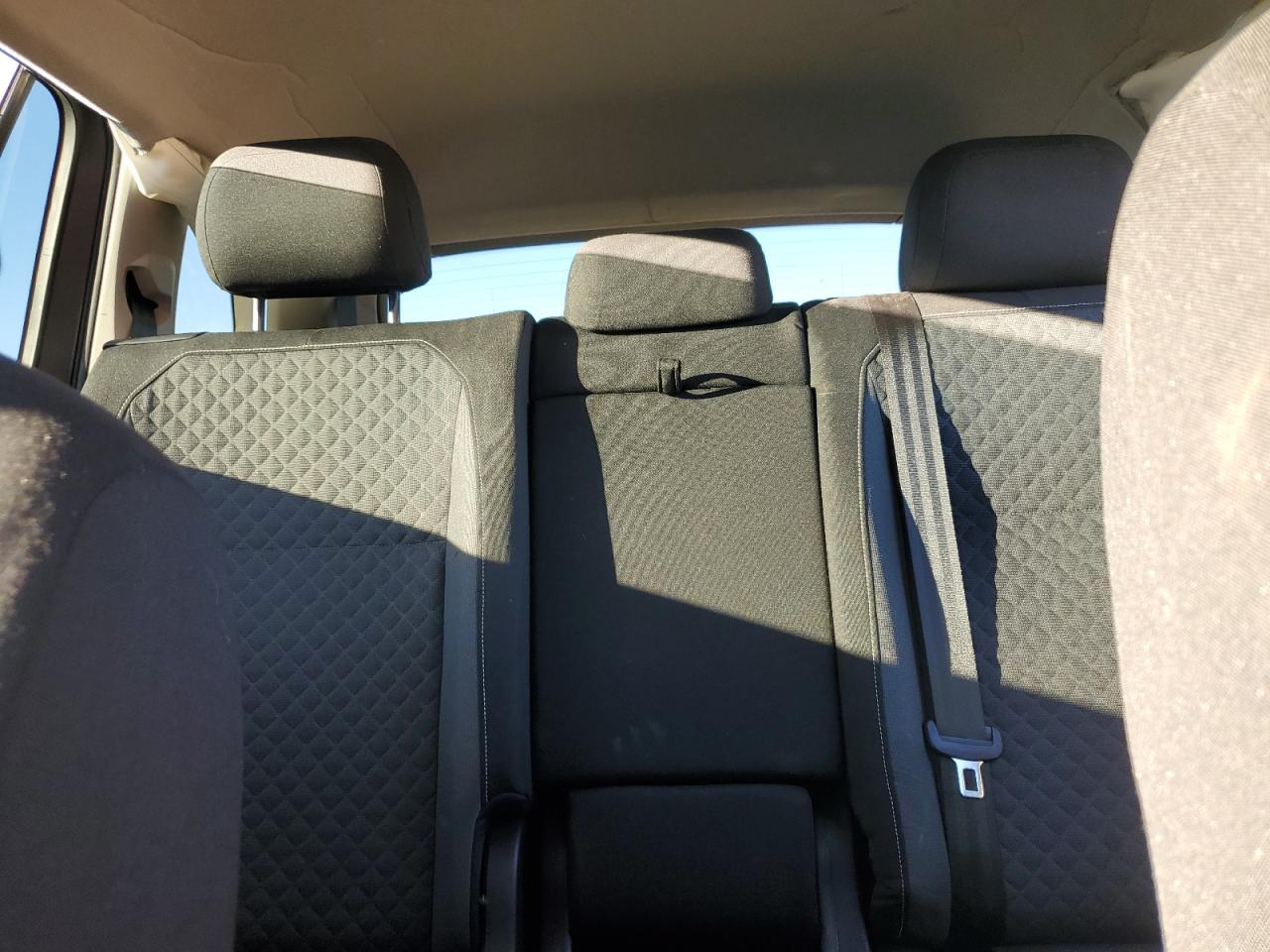 2021 Volkswagen Tiguan - Image 10