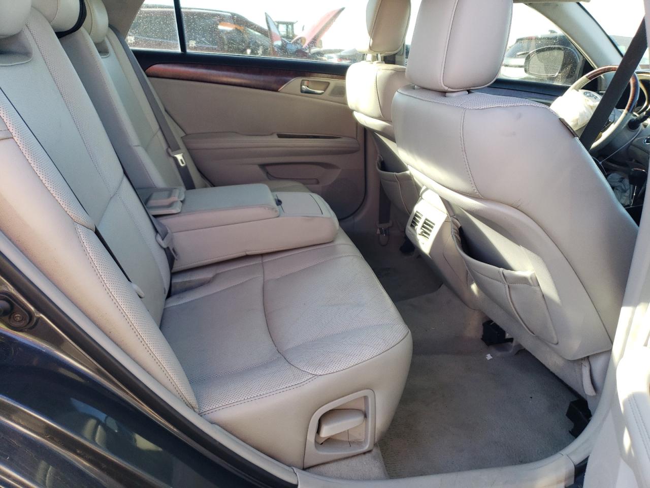 2011 Toyota Avalon - Image 10