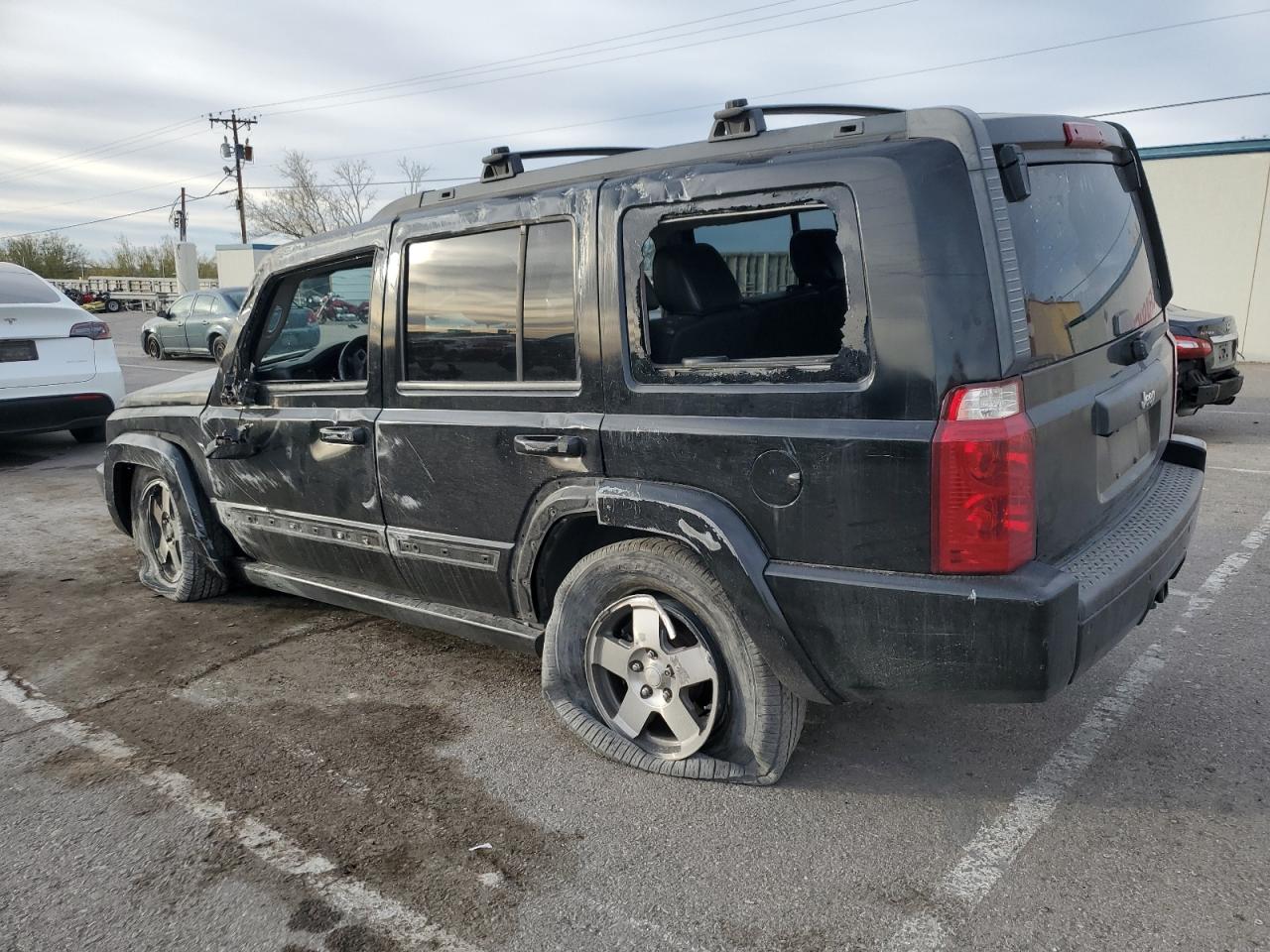 2010 Jeep Commander - Image 2