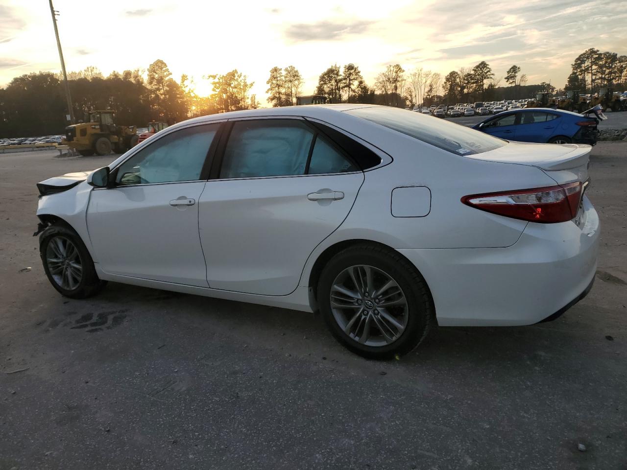 VIN 4T1BF1FK3GU239482 2016 TOYOTA CAMRY no.2