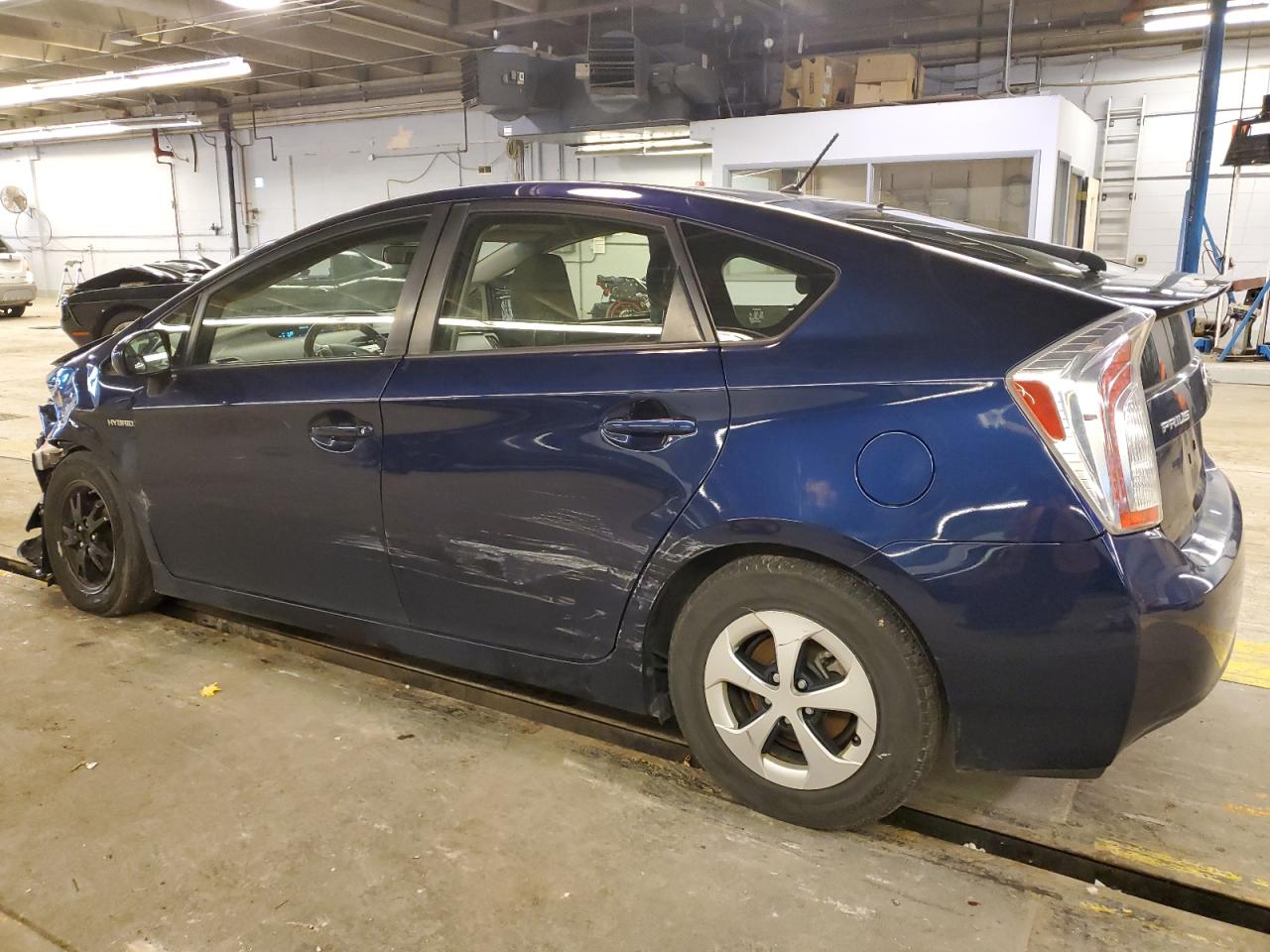 2014 Toyota Prius - Image 2
