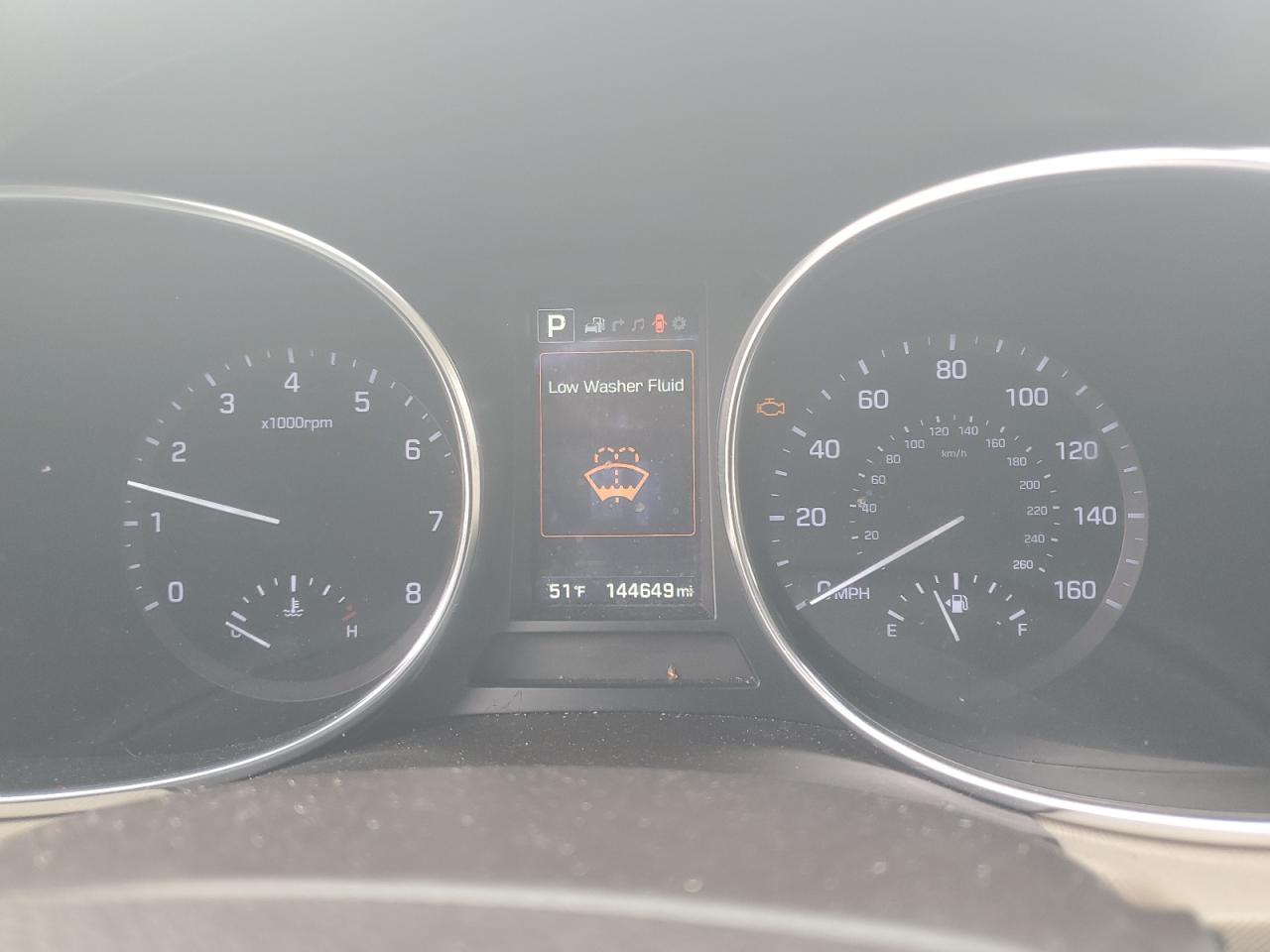 2017 Hyundai Santa Fe - Image 9