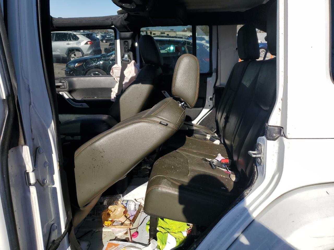 2016 Jeep Wrangler - Image 11