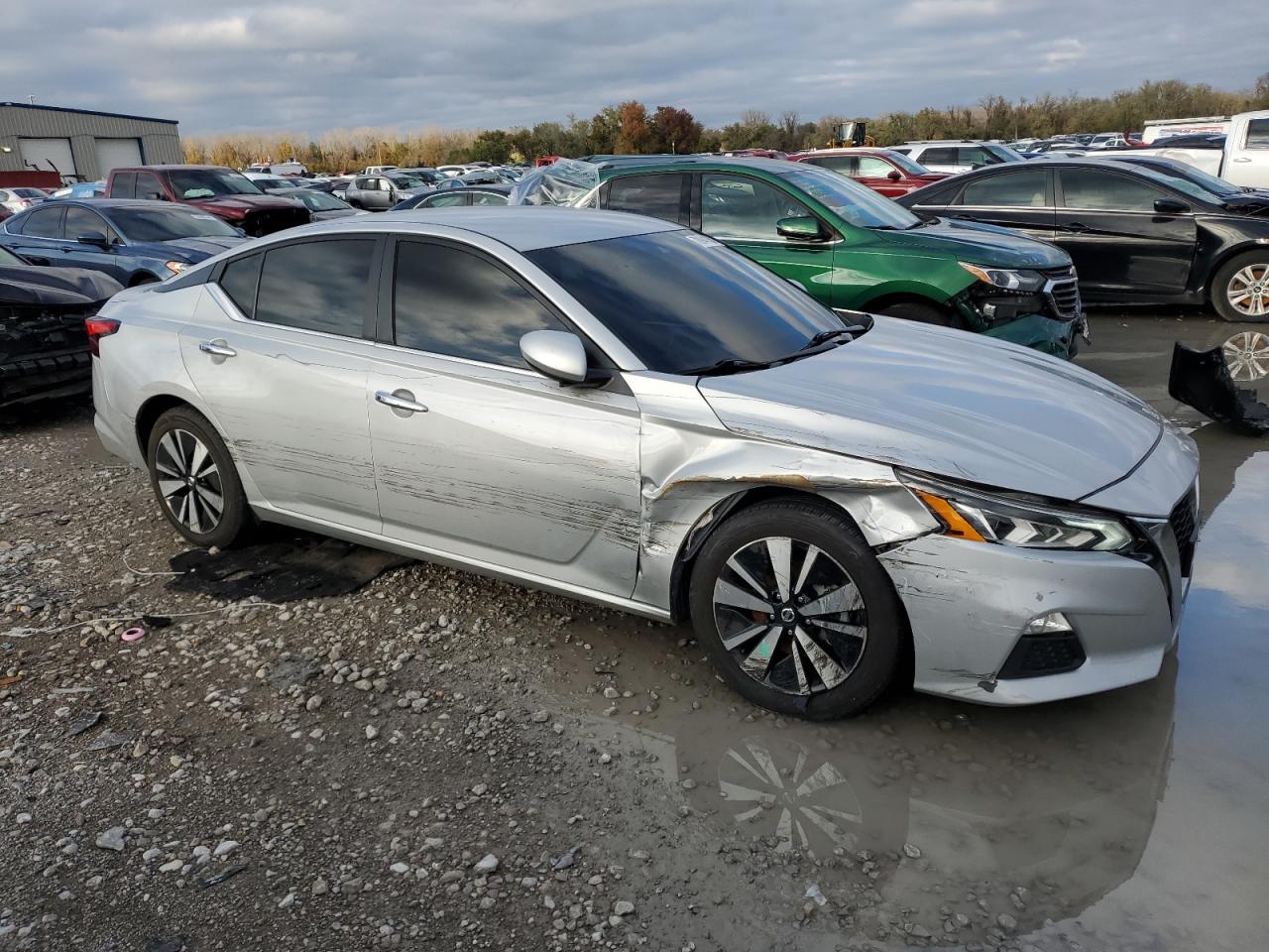 2021 Nissan Altima - Image 4