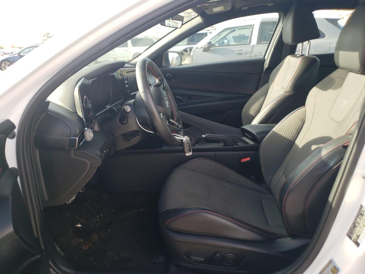 2022 Hyundai Elantra - Image 7