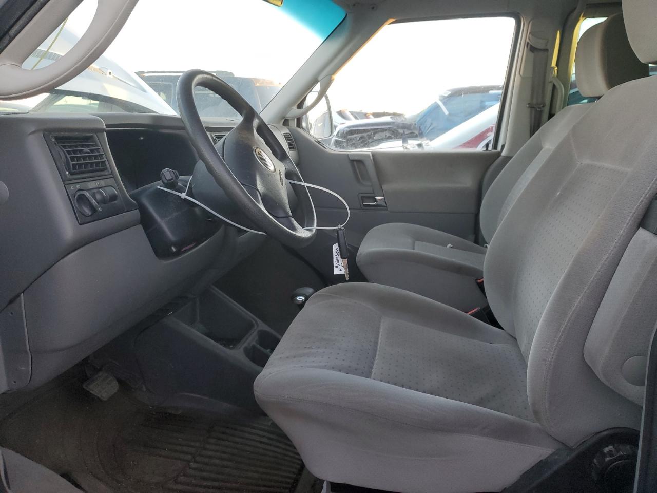 2003 Volkswagen EuroVan - Image 7