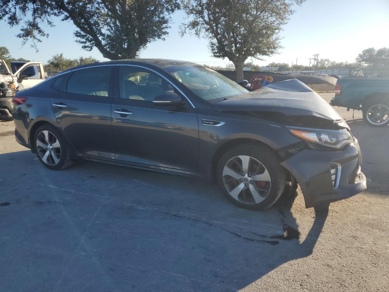 2018 Kia Optima - Image 4