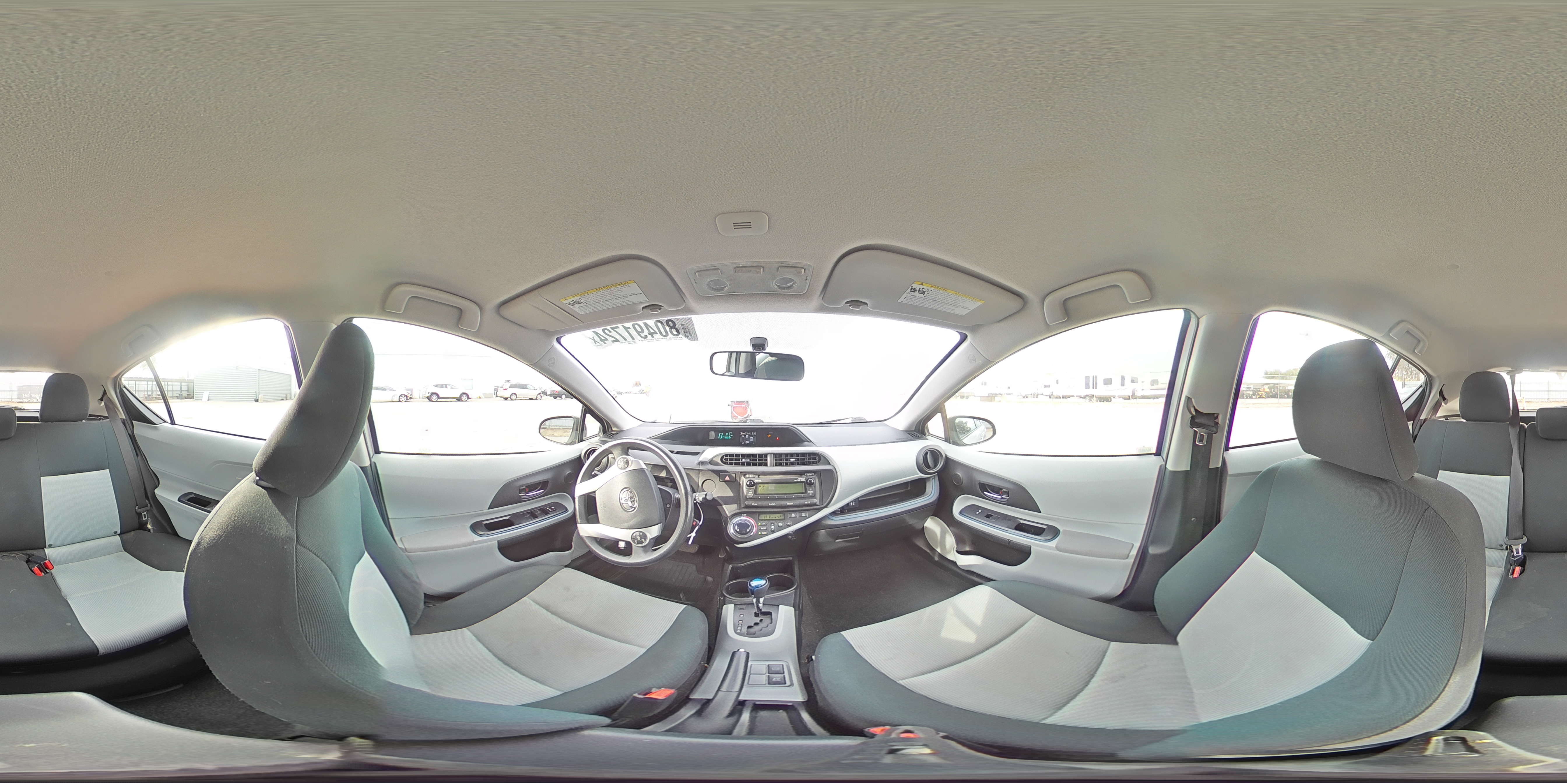 2012 Toyota Prius - Image 13