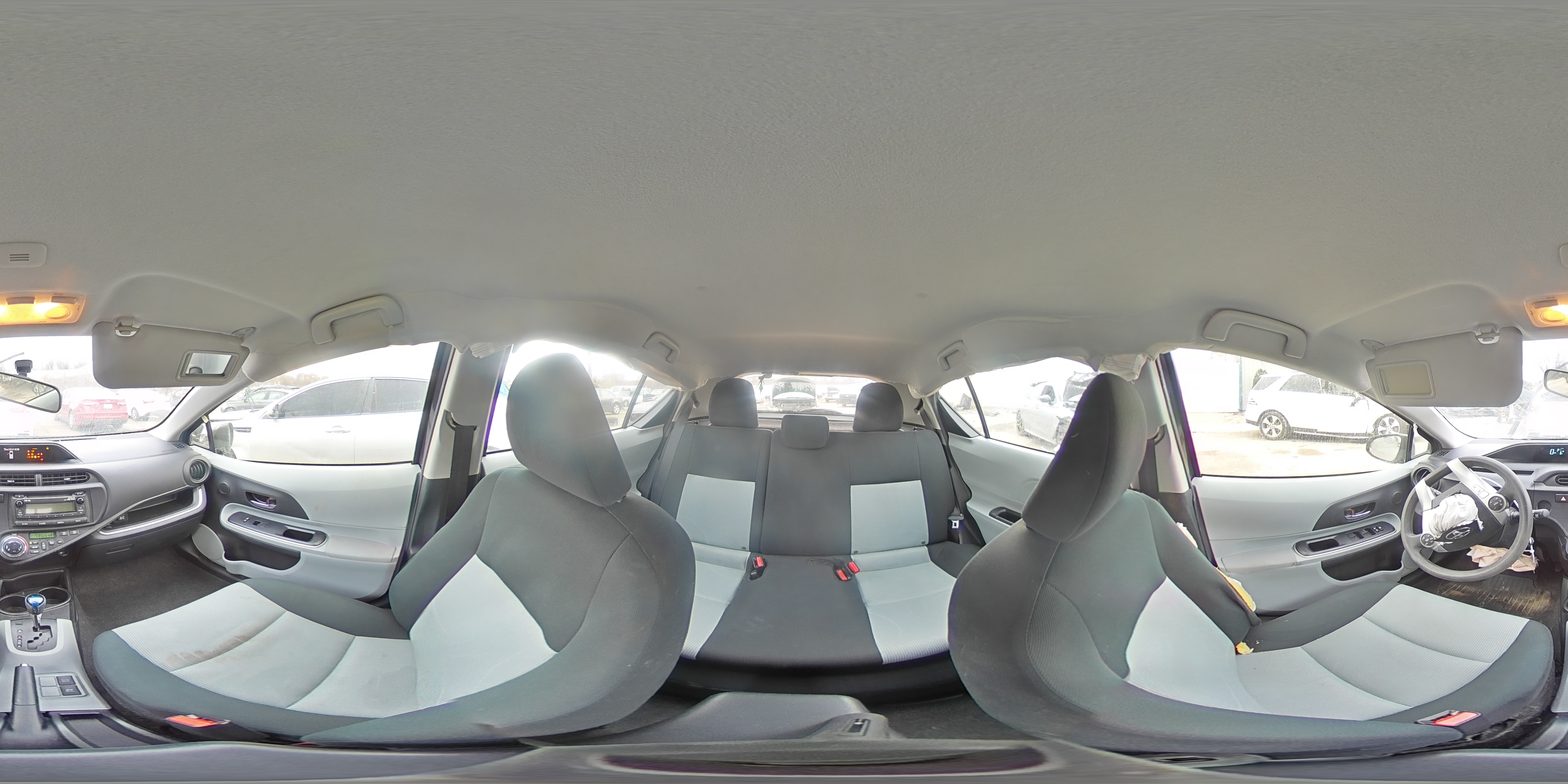 2014 Toyota Prius - Image 14
